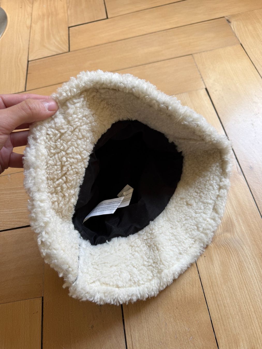 Copricapi, berretti & cappellini: STRADIVARIUS - Kunstleder Bucket Hat schwarz 57 – Usato da Zürich venduto da Diazaio 2