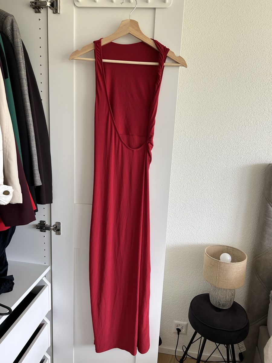 Pull&Bear Kleider: Rotes Kleid Lang – Neu (gemäss Beschreibung) aus Zürich von emi_5nw2 2