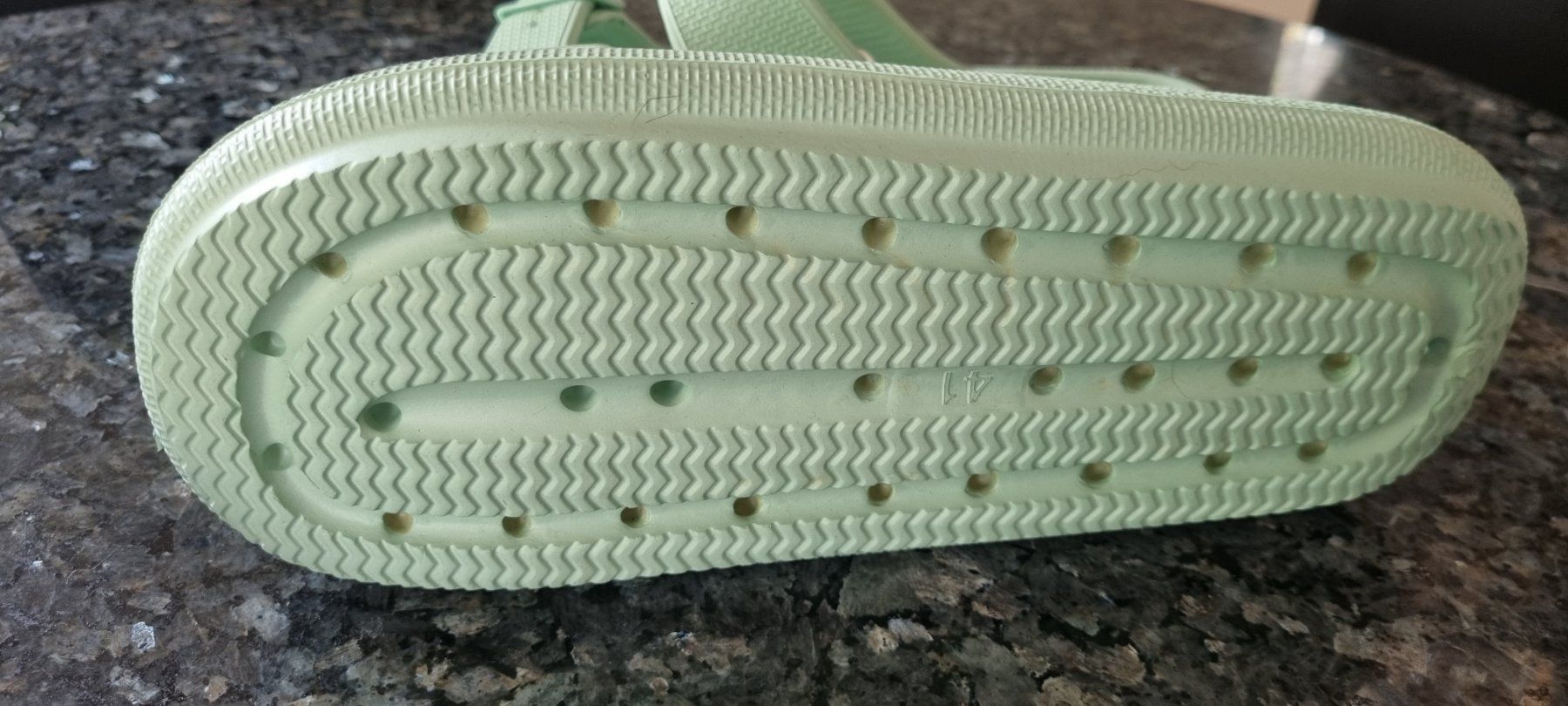 Scarpe da uomo: Sandalen hellgrün Grösse 41 neu – Nuovo (secondo la descrizione) da egliswil venduto da Maggy6 2