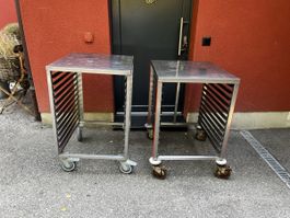 2 x 2/1 Regalwagen mit je 12 Einschüben 