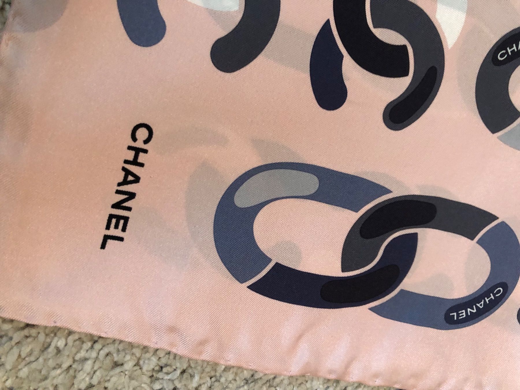 Chanel Foulard & Sciarpe: Chanel Foulard – Nuovo (secondo la descrizione) da Pregassona venduto da Reluxuryspace 5