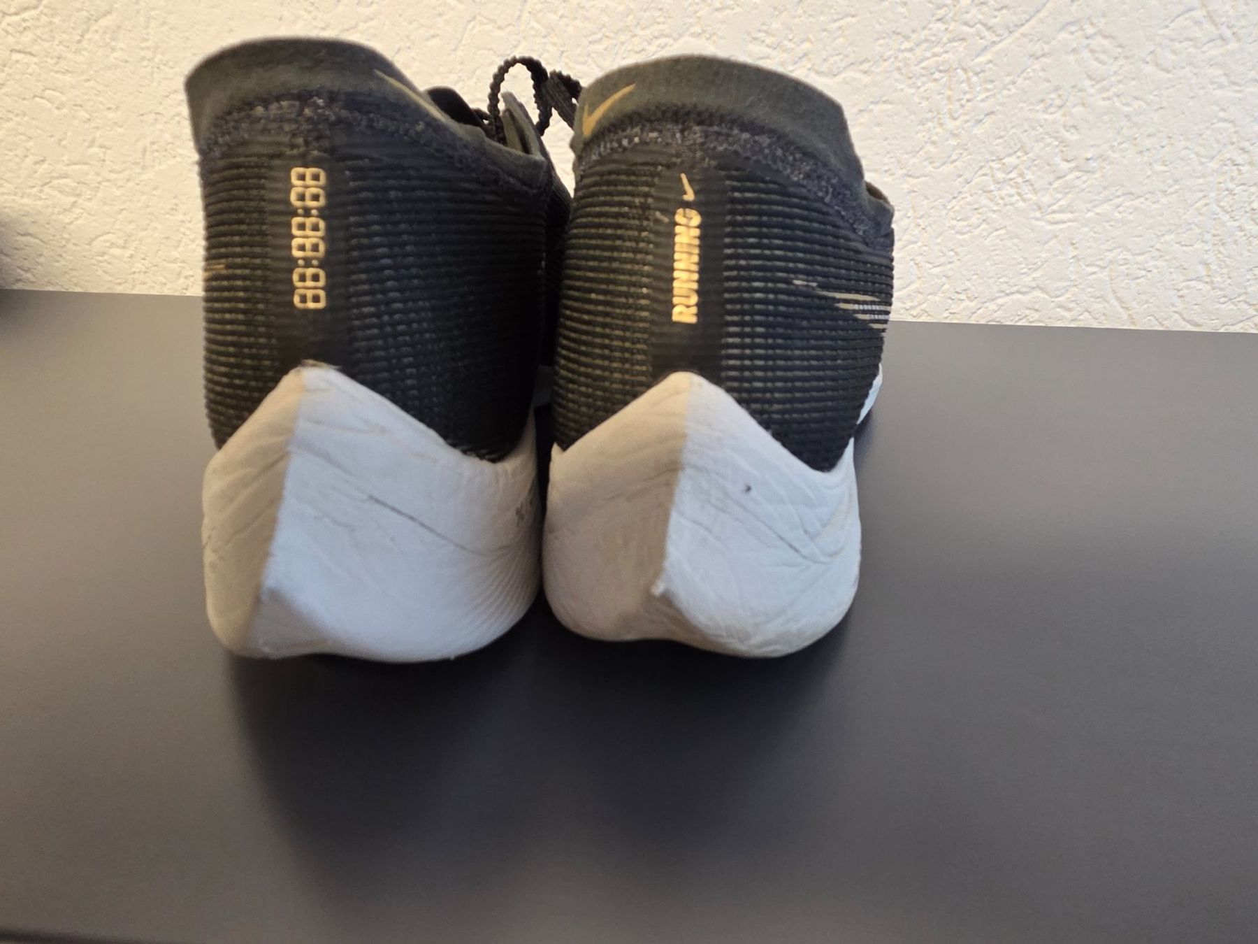 Nike Scarpe da uomo: Nike ZoomX Vaporfly Next 2 – Usato da Studen BE venduto da Moritz59 1