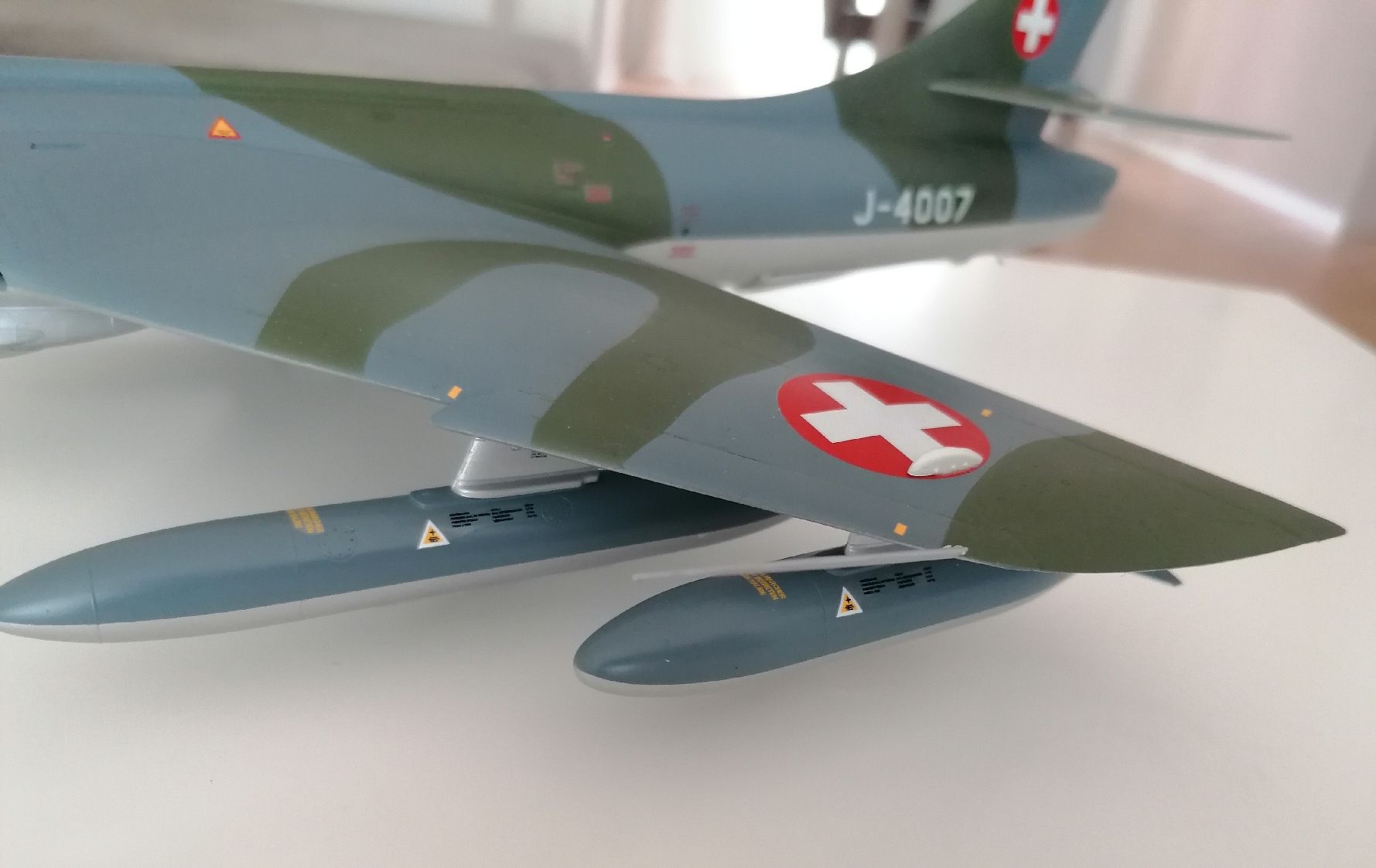 Schweizer Armee Kit di modellismo & Modellini statici: Hunter Schweizer Luftwaffe – Nuovo (secondo la descrizione) da Brunnen venduto da pepone08 6