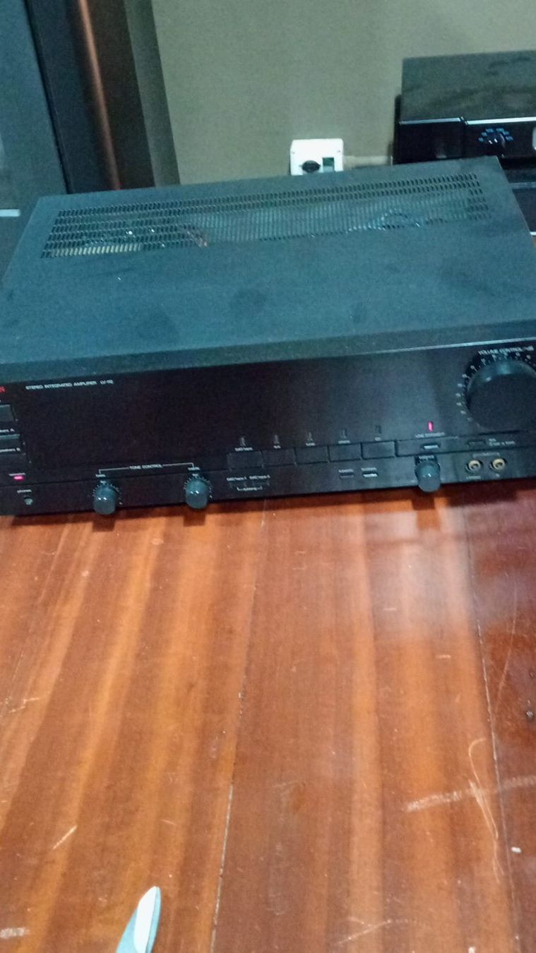 Luxman Amplificatori: Integrated Amplifier Luxman LV-112 – Usato da St-Cergue venduto da per_6cx5 2