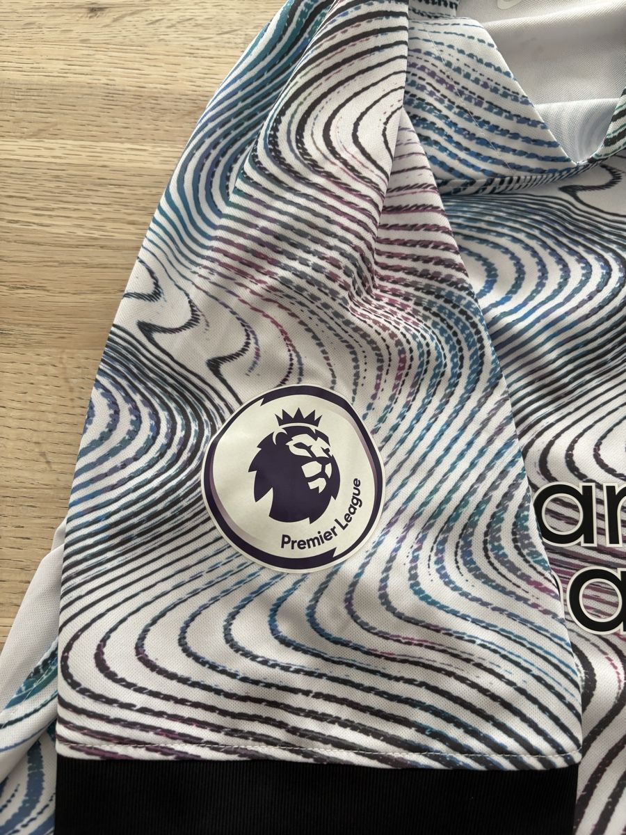 Liverpool Fc Leibchen & Hosen: Fc Liverpool Trikot 22/23 – Gebraucht aus Domat/Ems von tim_lq6b 7