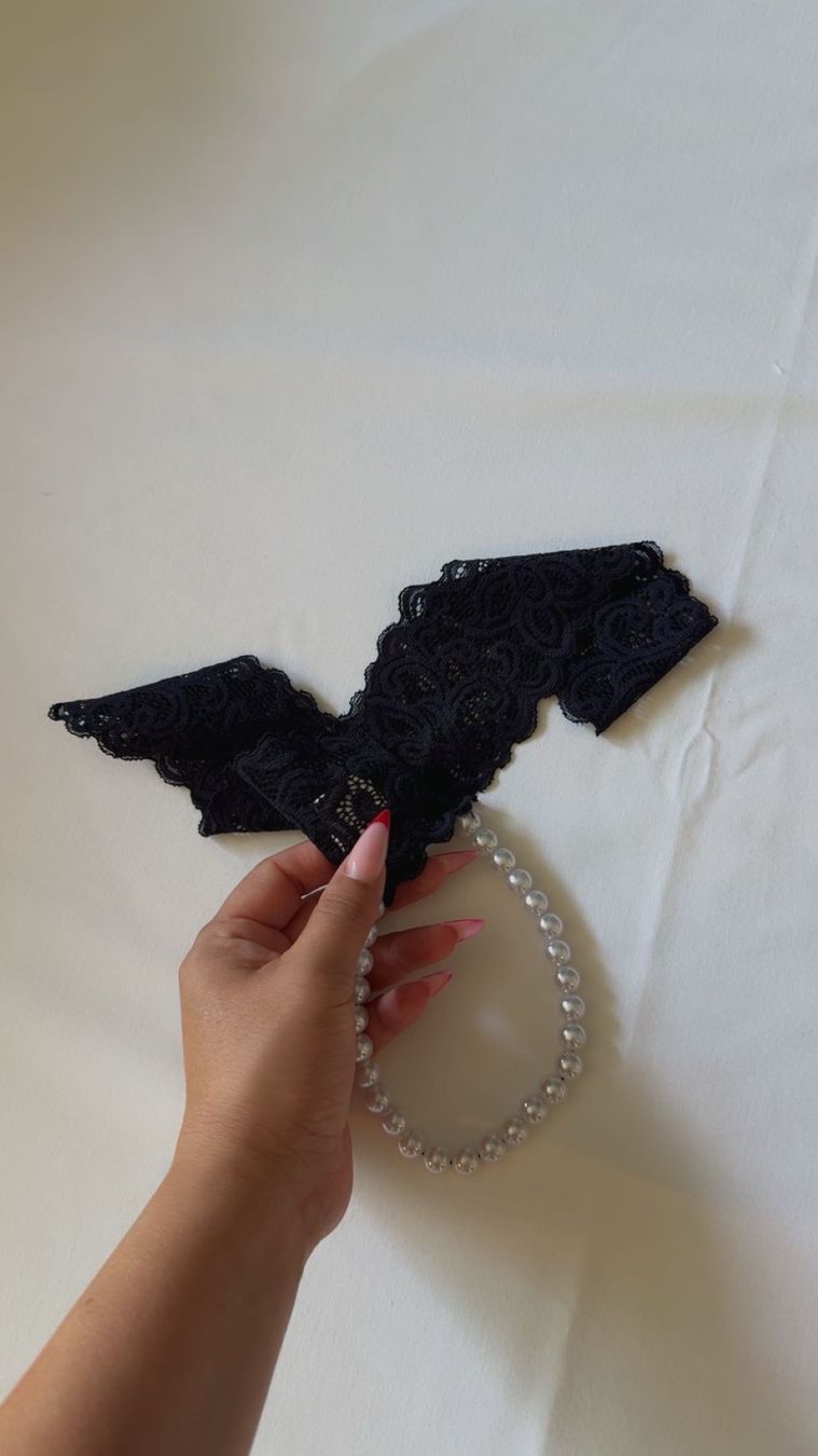 Altra biancheria intima: Schwarzes Spitzen-String mit Perlen – Nuovo e nell'imballaggio originale da Emmen venduto da t_a_n88x 1