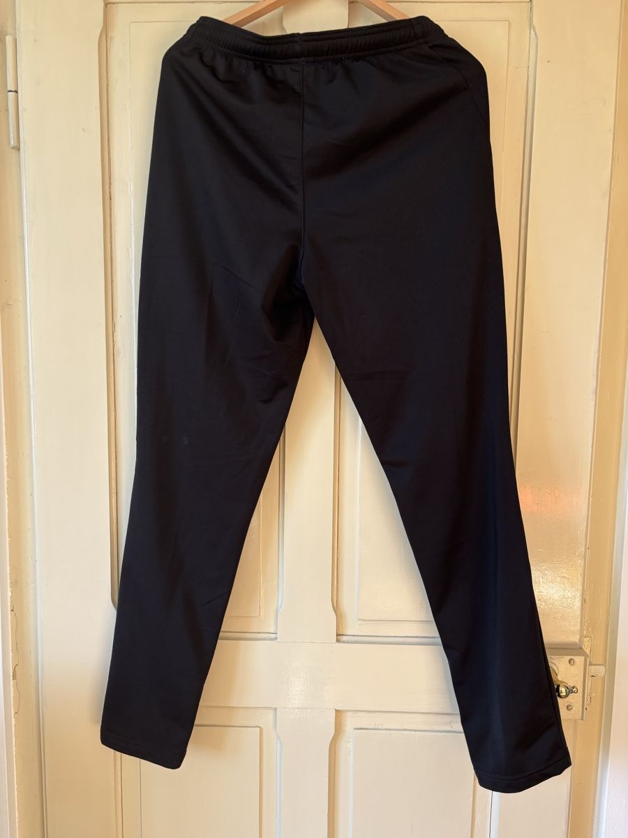 Puma Pantaloni: Puma Trainer Hose Gr. M – Usato da Lyss venduto da PlaneSpotter 1