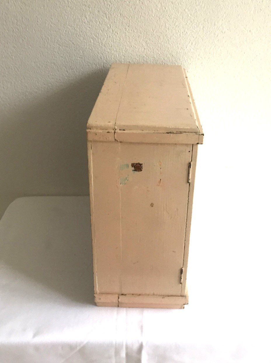 Jouets: Puppen Kleiderschrank – D'occasion à Minusio par Mer66 2