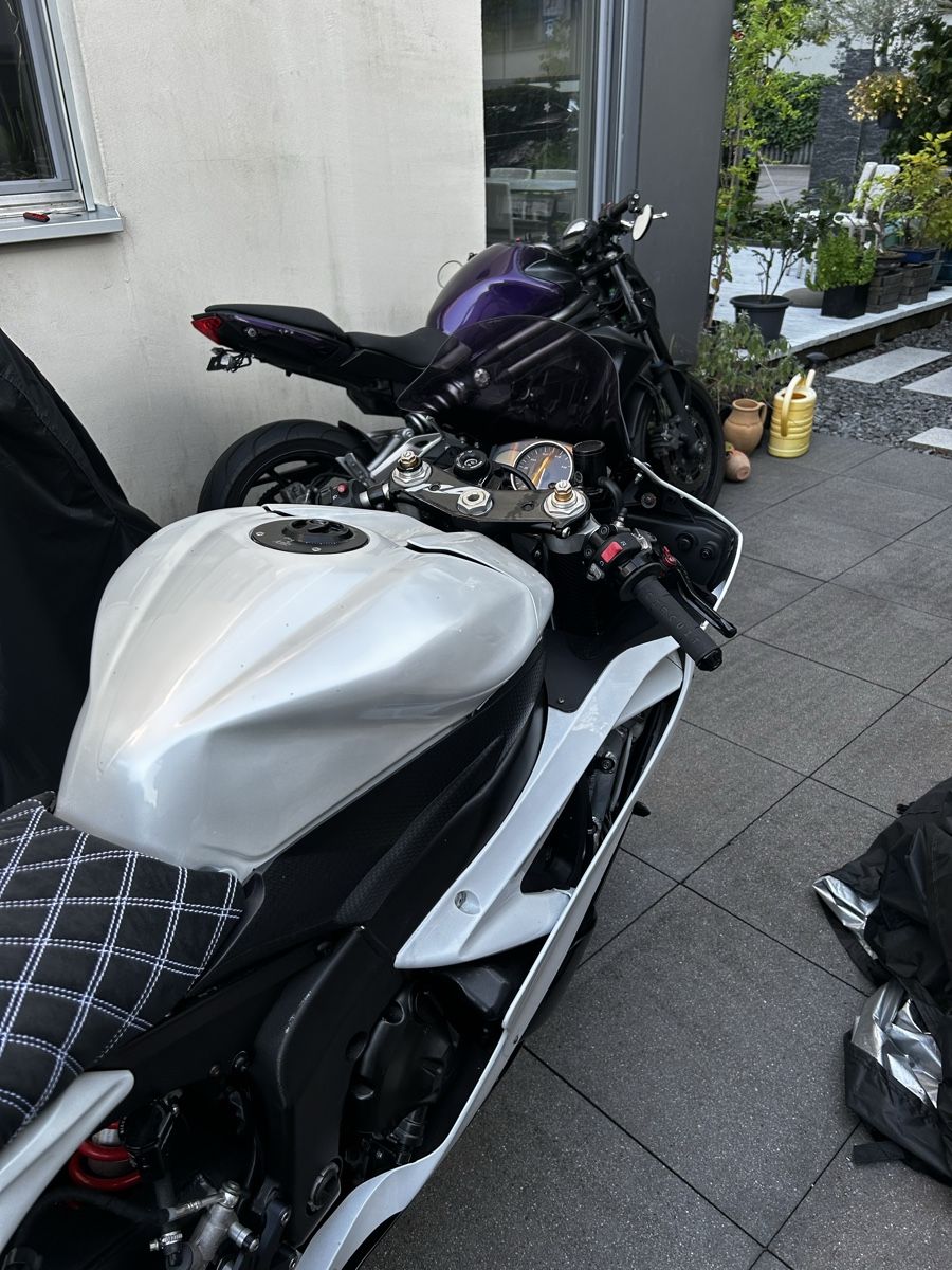 Accessori per altri veicoli: Yamaha R6 RJ11 mit MFK – Usato da Sissach venduto da Frecce3colori 7