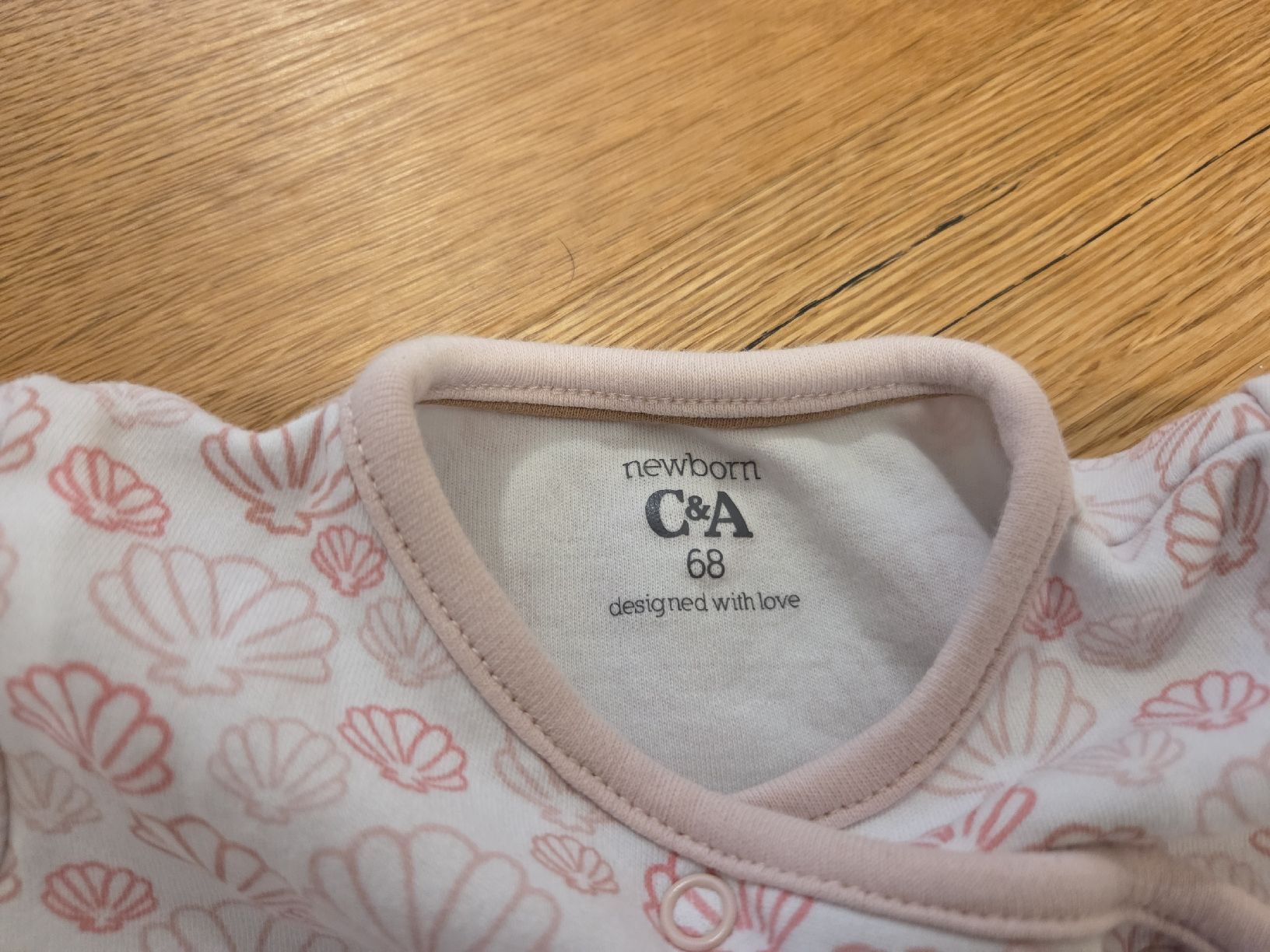 Pyjamas & Ähnliches: Pyjama Gr. 68 mit Muscheln, Schlafanzug, Newborn – Gebraucht aus Ottikon von swiftchocolate 1