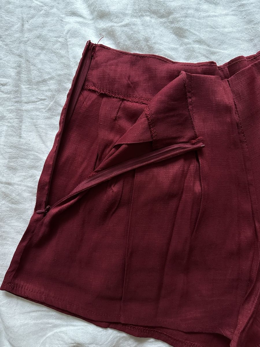 Pantaloni: Lightweight red shorts – size 36 – Usato da Zürich venduto da Semokay 1
