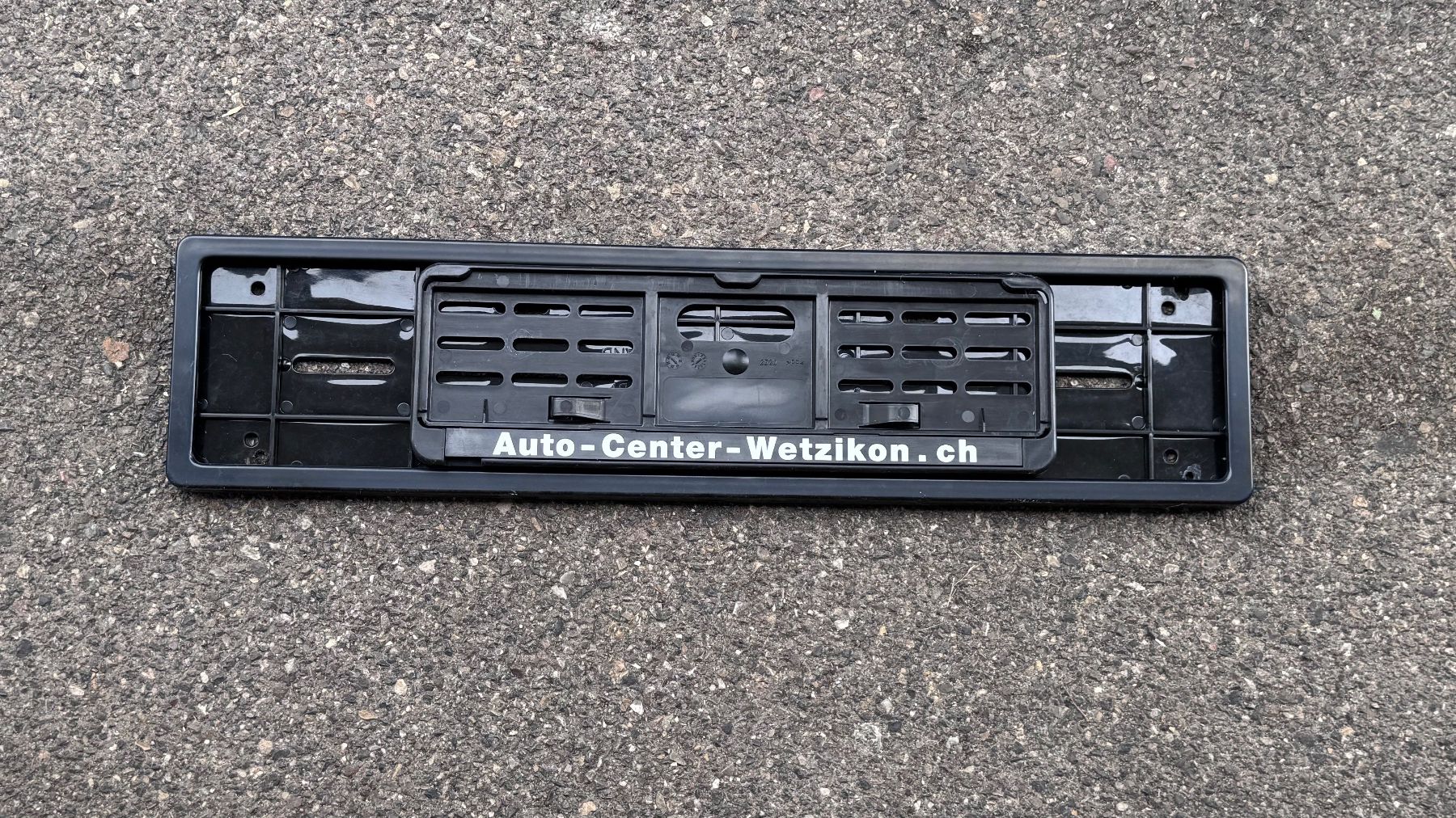 Tutti pezzi di ricambio auto: Nummernschildhalterung – Usato da Wolfhausen venduto da ResalePoint