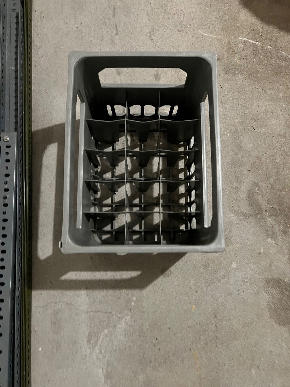 Transportkisten: Graue Harasse / Getränkekiste - 15 x 500ml – Gebraucht aus Tafers von JP911 2