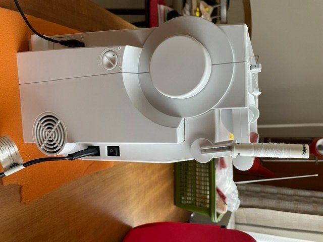 Macchine da cucire: Bernina Nähmaschine activa 220 – Usato da Windisch venduto da wolfika 1