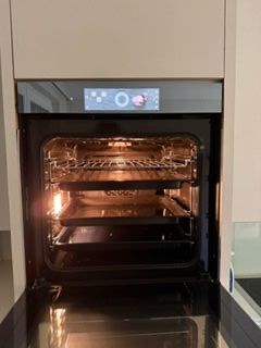 Elettrodomestici da cucina: V-ZUG Combair V4000 Einbaubackofen – Usato da Herrliberg venduto da tk8_22hw