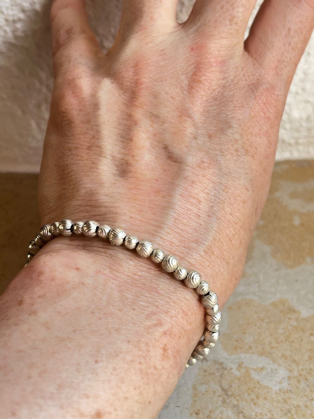 Bracciali & Braccialetti: Silberarmband Kugelarmband, elastisch (18.8 cm) – Usato da Laufen venduto da Bellebellezza 1