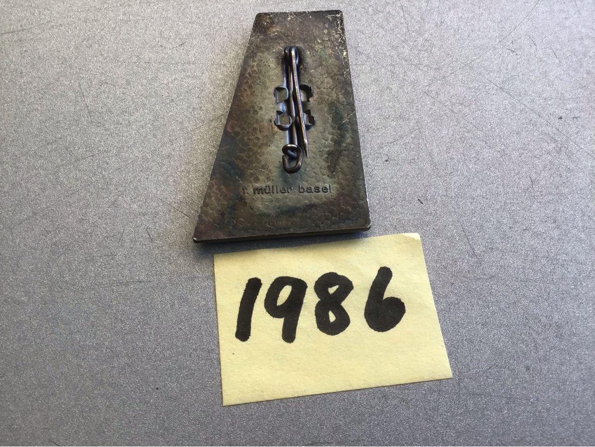 Basler Placchette & Badge: Baslerfasnachtsplaketten 1986 Silber – Usato da Arlesheim venduto da printz01 1