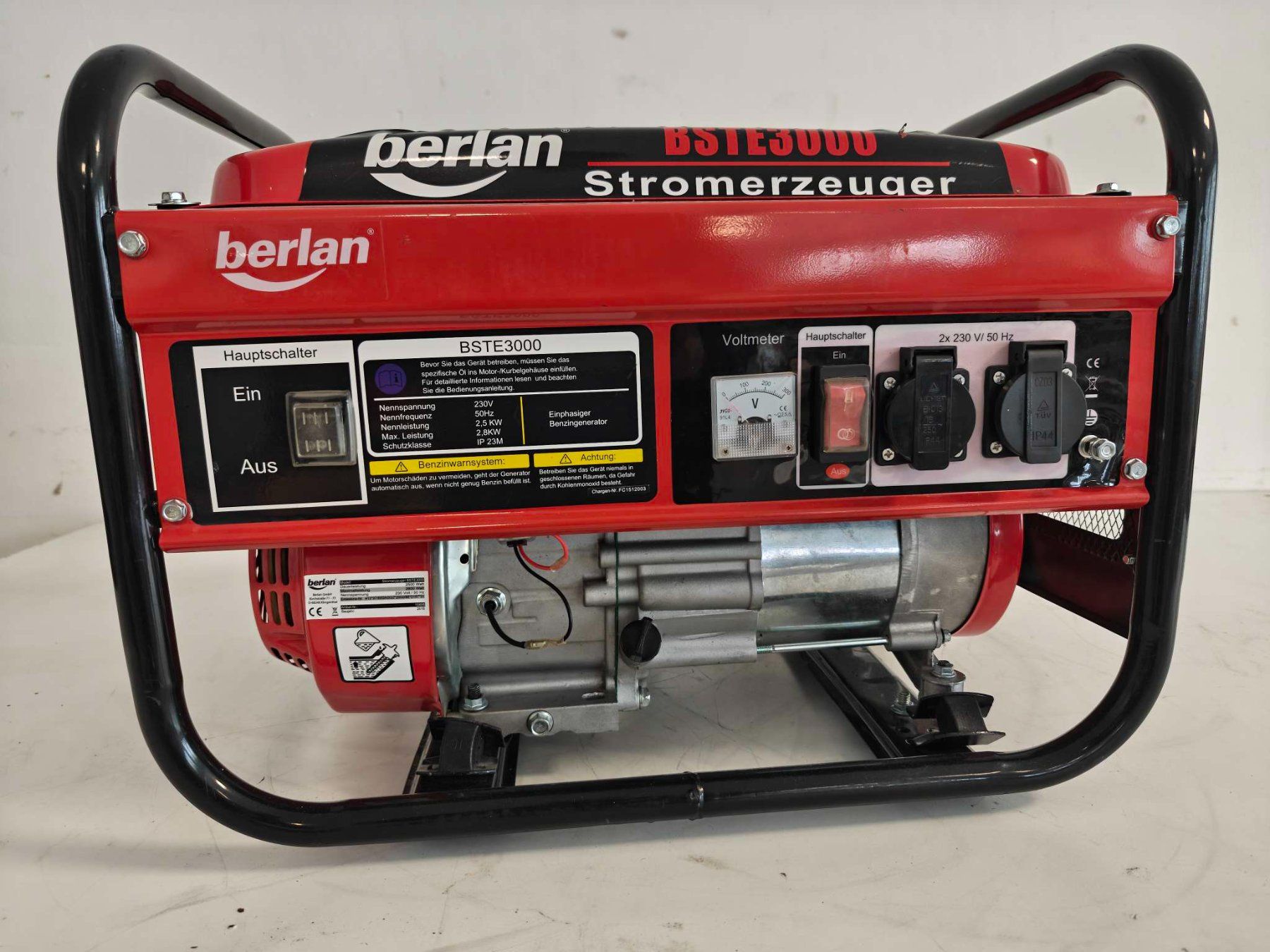 Stromgeneratoren: 2800 W Stromerzeuger Generator Notstromaggregat mit Mangel – Gebraucht aus Baar von Werkzeugzentrum