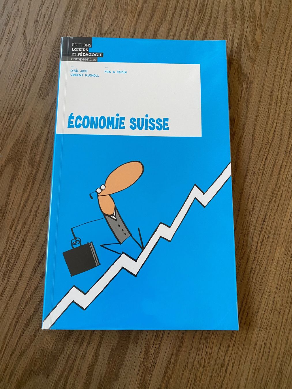 Bücher: Économie suisse – Gebraucht aus Delémont von Petitlutin