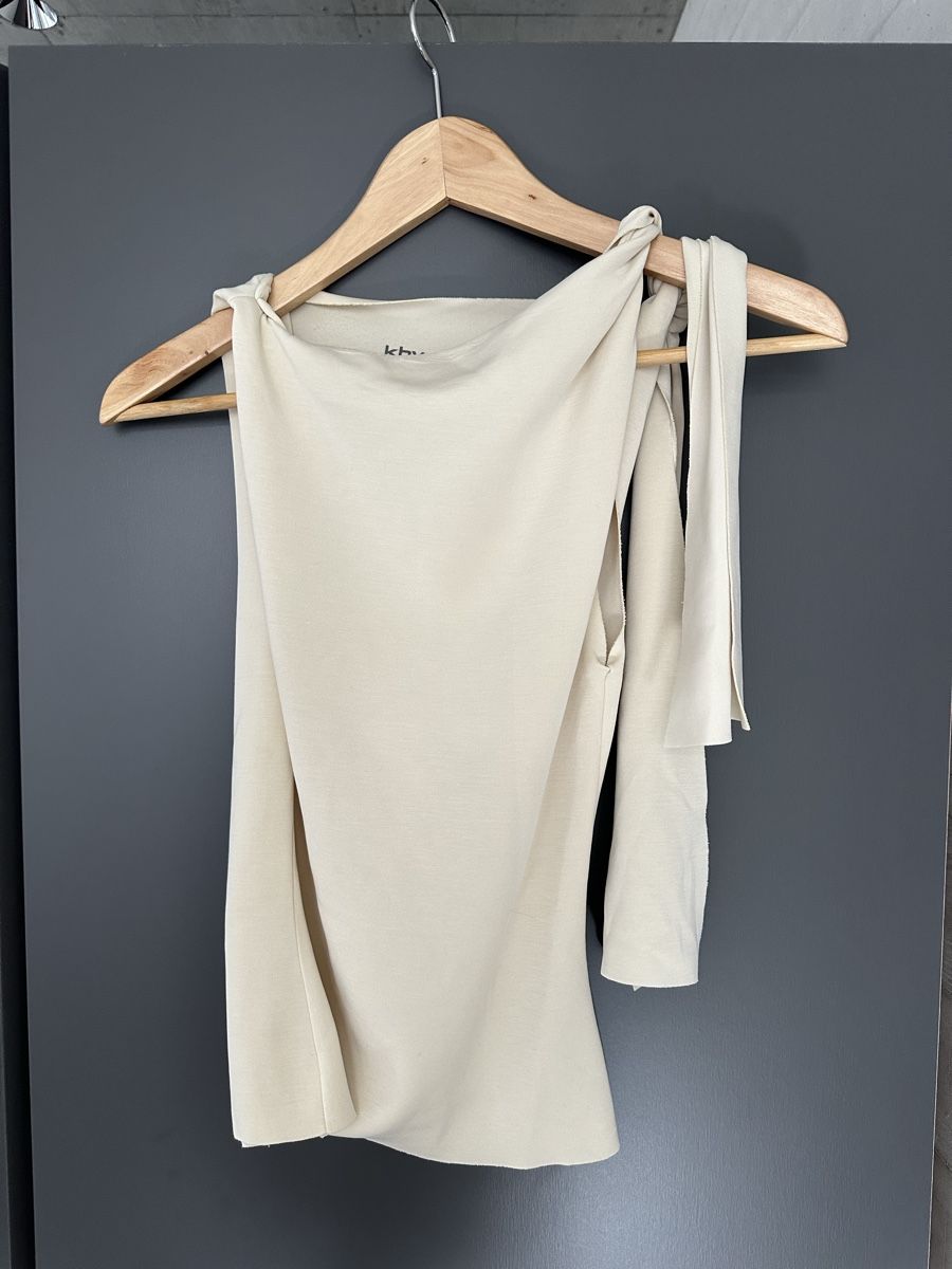 Tops: Khy - by Kylie Jenner – Gebraucht aus Horn von iva_gc6d