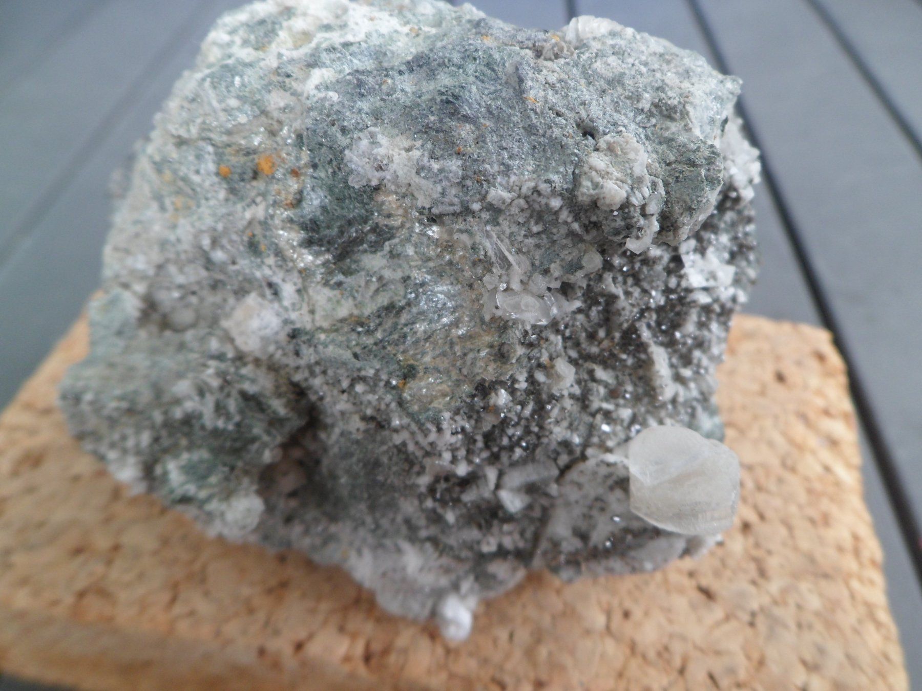 Minerali & Pietre curative: Titanit, Calcit, Adular, Pyrit. Schweiz – Usato da Affoltern am Albis venduto da Fossil60 5