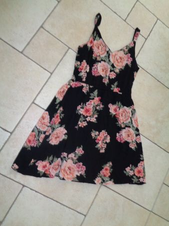 Kleid  Only  Grösse 38