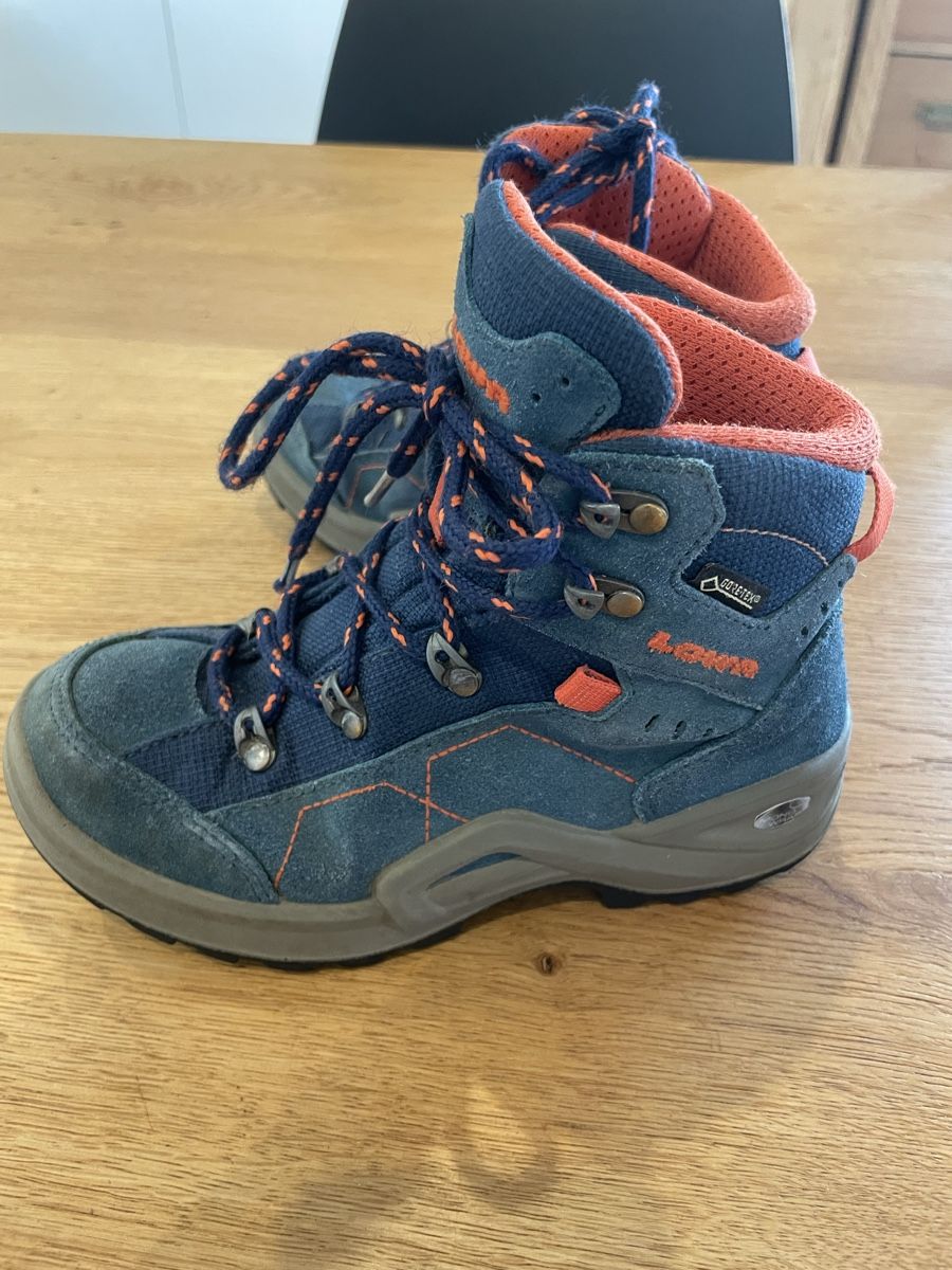 Lowa Scarpe per ragazzi: Lowa Wanderschuhe gr. 32 – Usato da Recherswil venduto da grafics 2