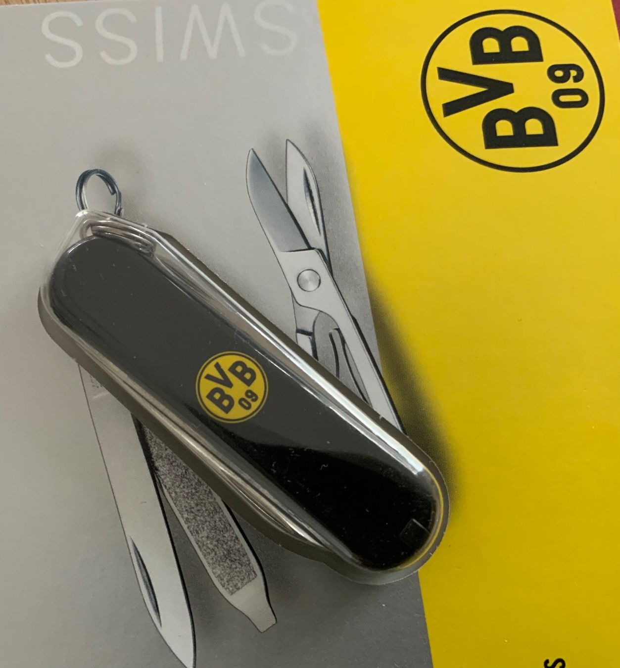 Victorinox Coltelli tascabile: Victorinox Classic SD Schwarz BVB – Nuovo e nell'imballaggio originale da St. Margrethen SG venduto da vista23 1