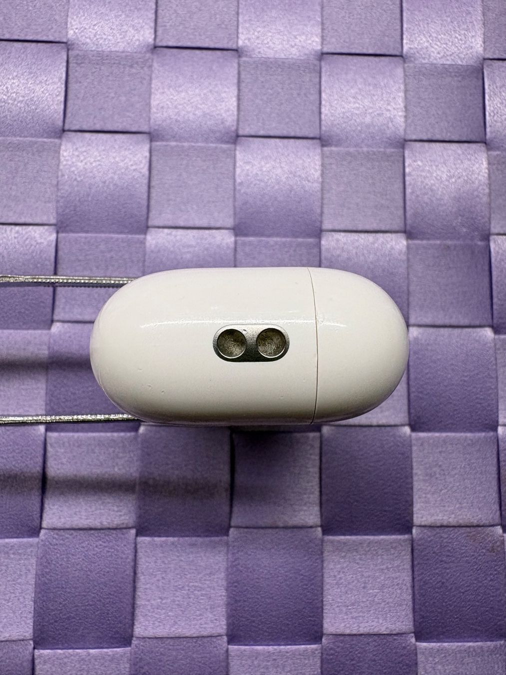 Apple Cuffie: Apple AirPods Pro 2 charging case (A2968). – Usato da Lausanne venduto da Zorrus77 5