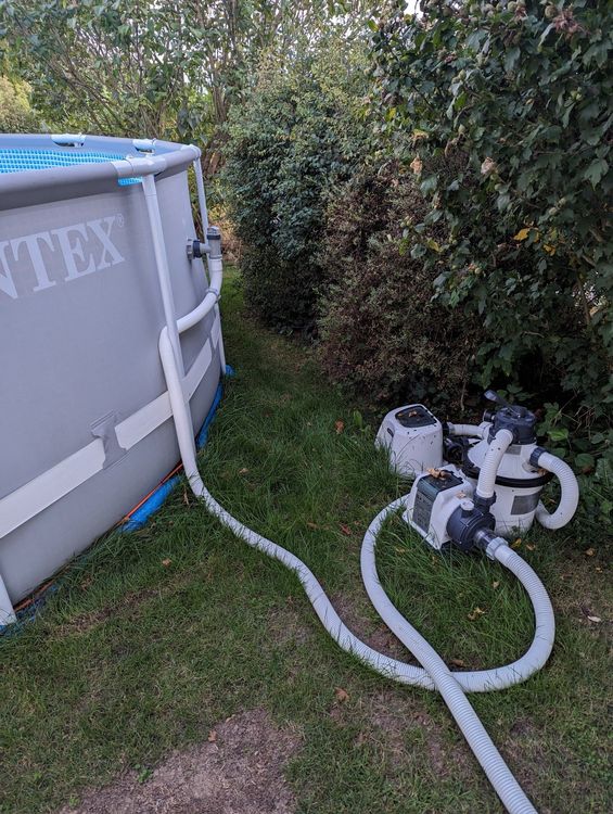 Intex Schwimmbad: INTEX Pool 457x122cm mit Filterpumpe, Salzgerät, Putzroboter – Gebraucht aus Winterberg ZH von adrstein 1