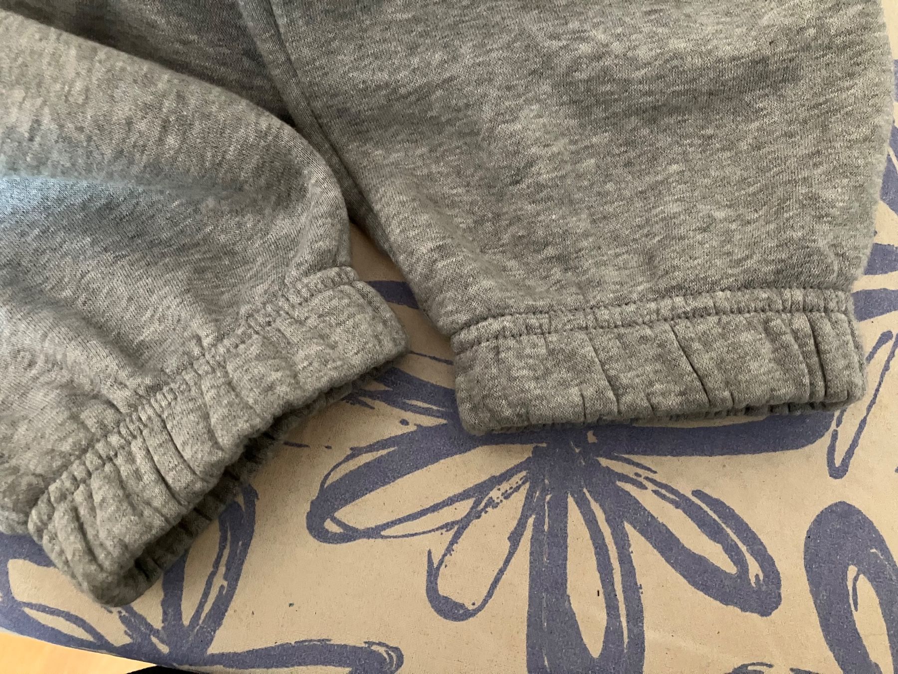 Nike Hosen: Graue Nike Jogginghose, Grösse S – Gebraucht aus Zürich von MonkeyTunes 6