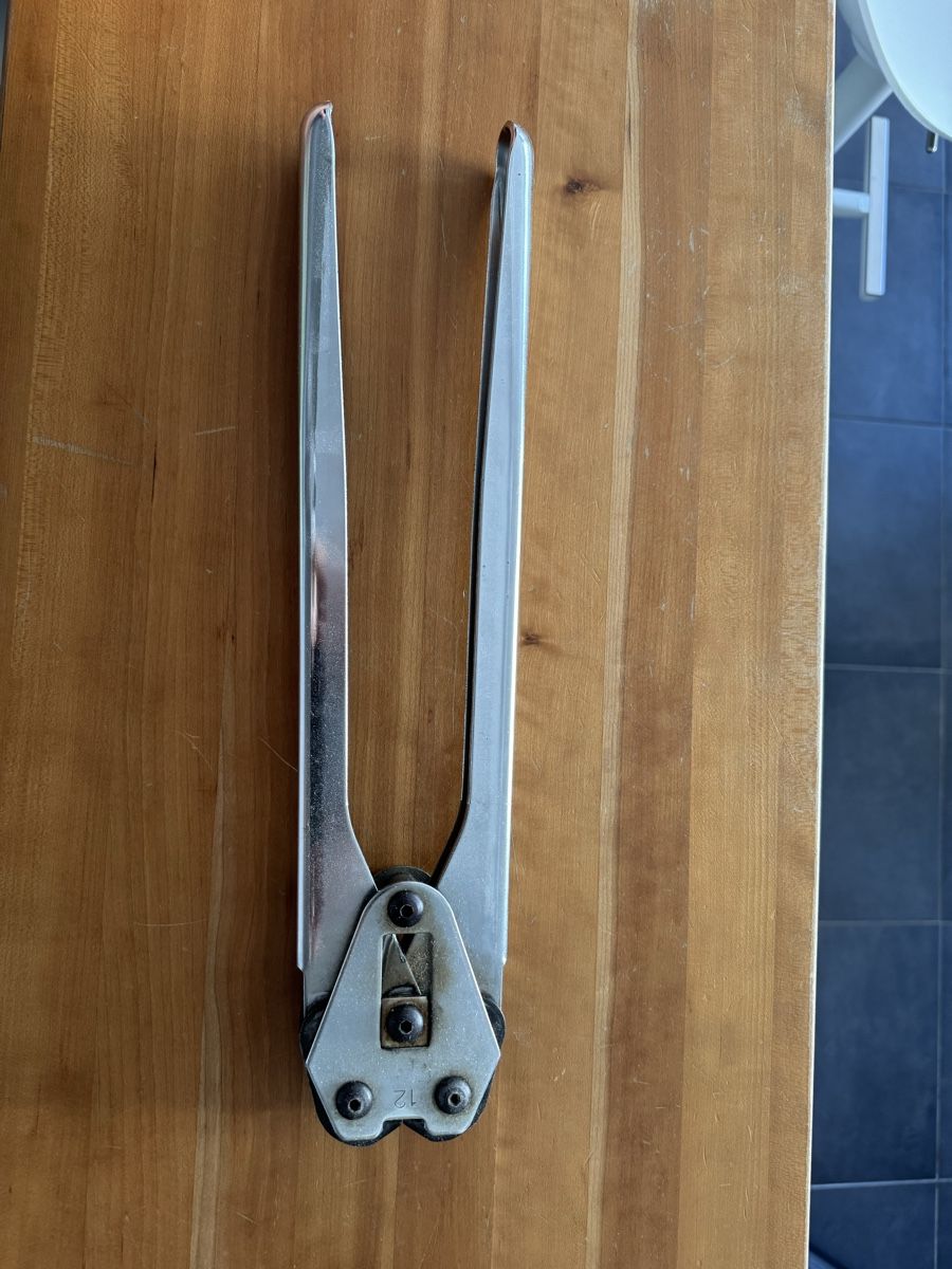 Tutte le macchine: Cercleuse a main – Usato da Neuchâtel venduto da Christelle015 4