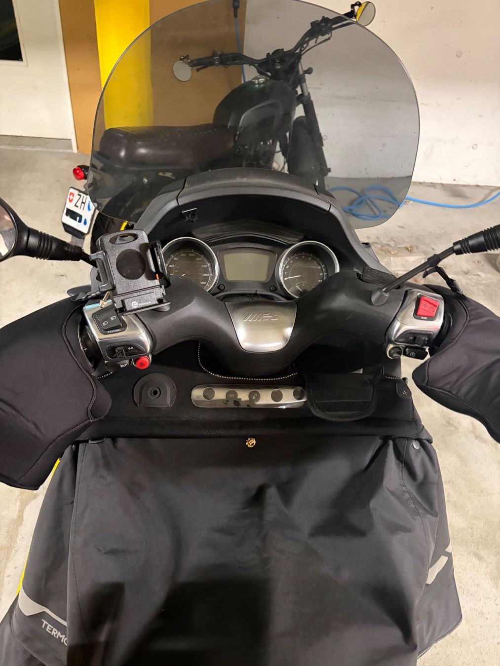 Piaggio A tre ruote: Piaggio MP3 300cc LT ABS – Usato da Adliswil venduto da aleinzola 3