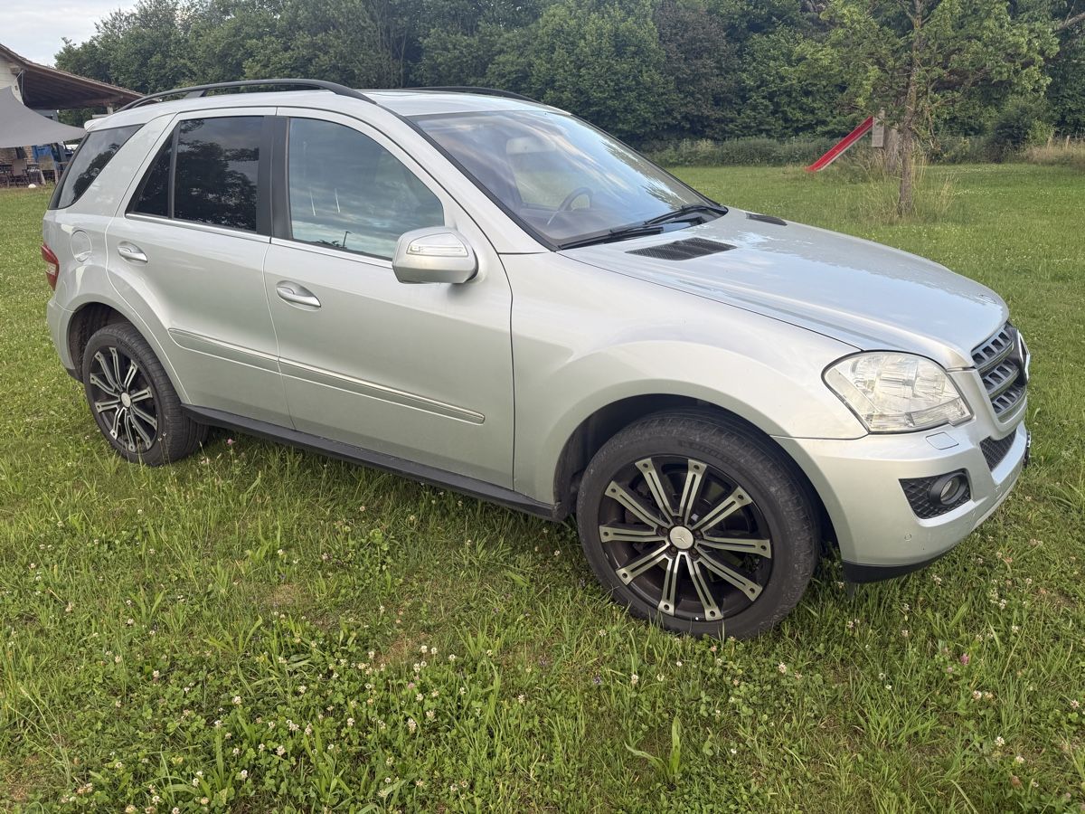 Mercedes-Benz Automobili: Mercedes ML 500 – Usato da Niederbipp venduto da baggerch