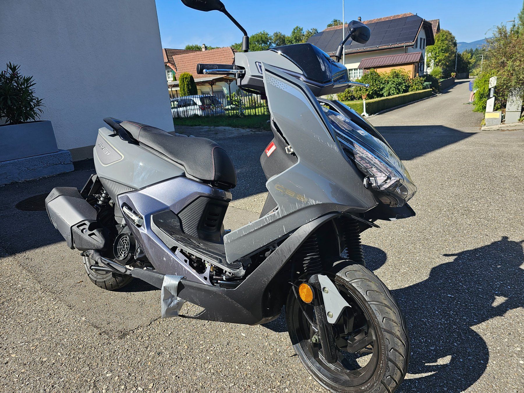 Sym Scooters: Ab 1chf Sym FNX 125 Bj08.2023 – Defekt aus Wynau von