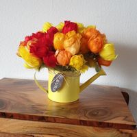 Blumenstrauss Tulpen 53 Giesskanne Dekor