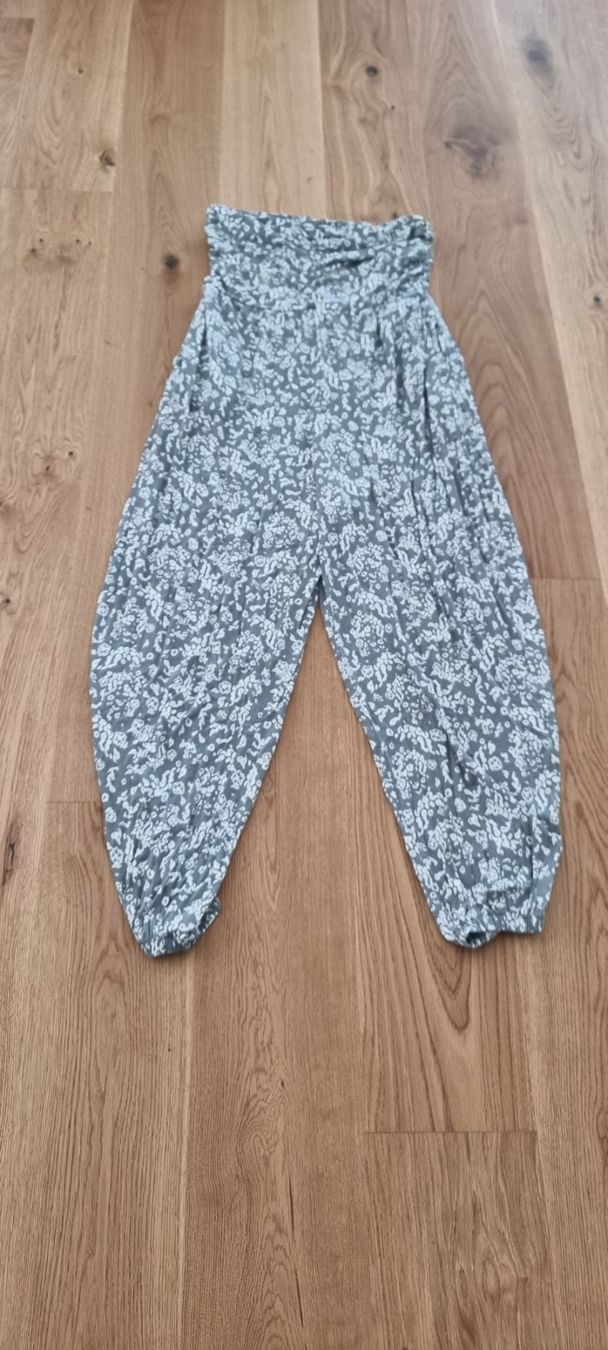 Jumpsuits: Sommerlicher Jumpsuit Grösse M – Gebraucht aus Lachen SZ von allesweg78