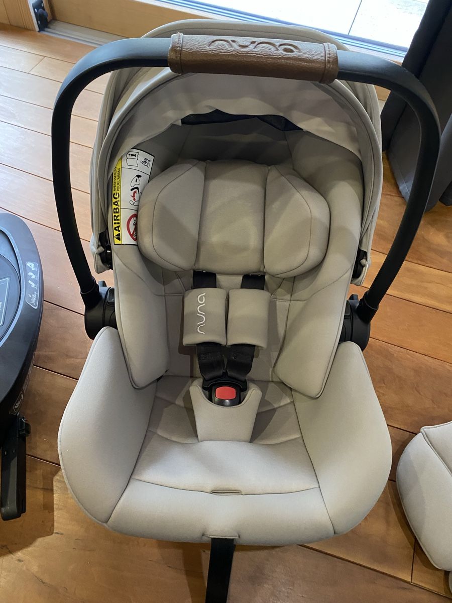 Nuna Seggiolini per auto: Nuna Arra Next Babyschale mit Isofixbase – Usato da Kradolf venduto da mir_xwd8 1