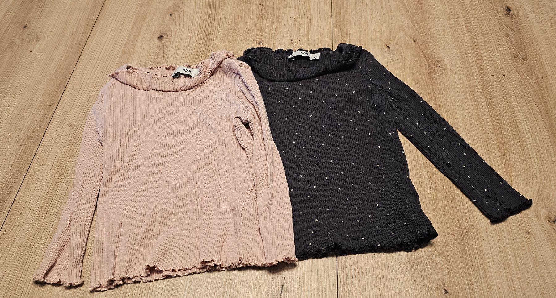 C&A Pullover & Sweatshirts: 2 Langarmshirts C&A Mädchen Grösse 98 – Gebraucht aus Bellach von CoR_M 2