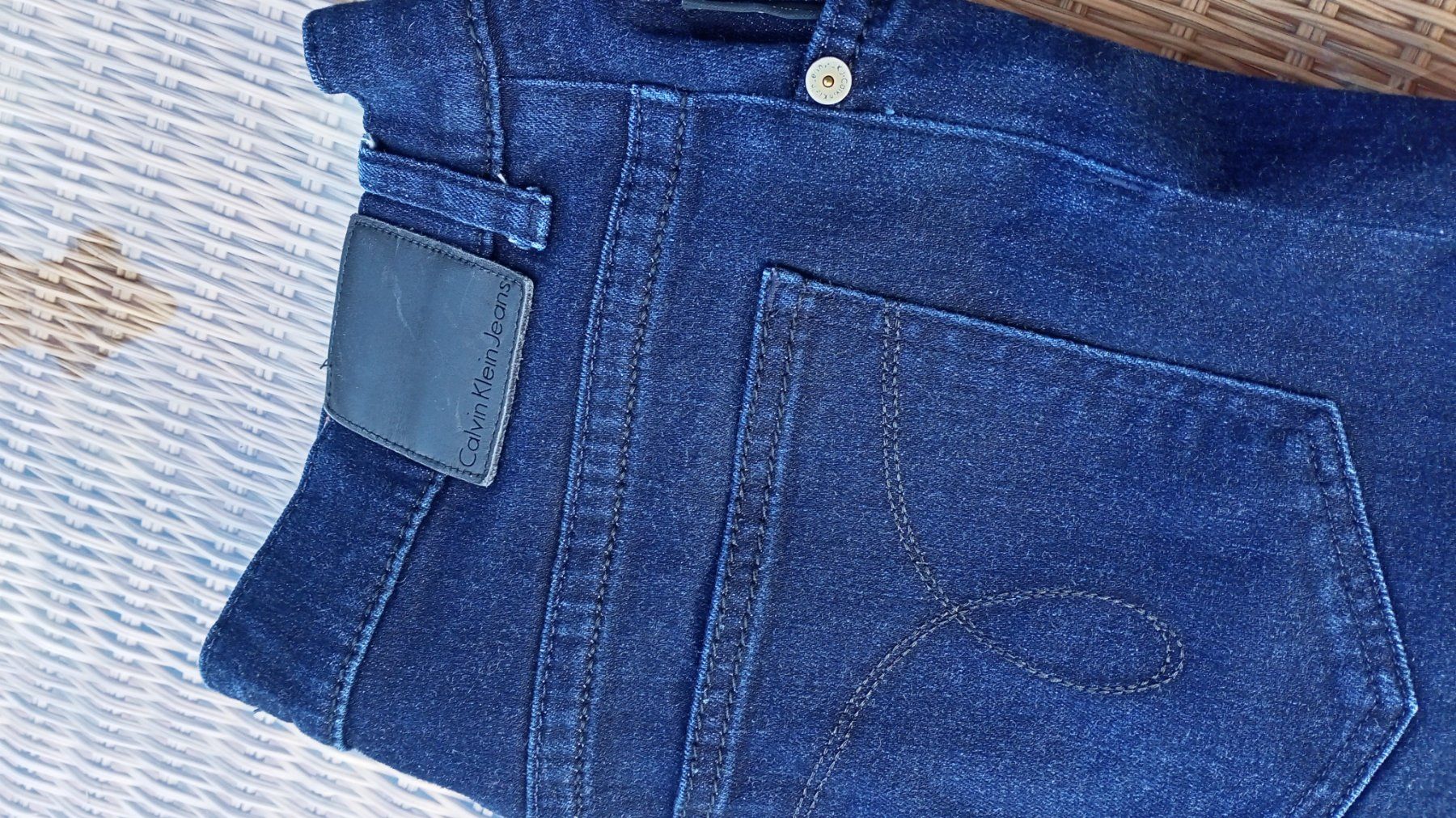 Calvin Klein Jeans: Calvin Klein Jeans wie Neu – Nuovo (secondo la descrizione) da Brusino Arsizio venduto da Demidova