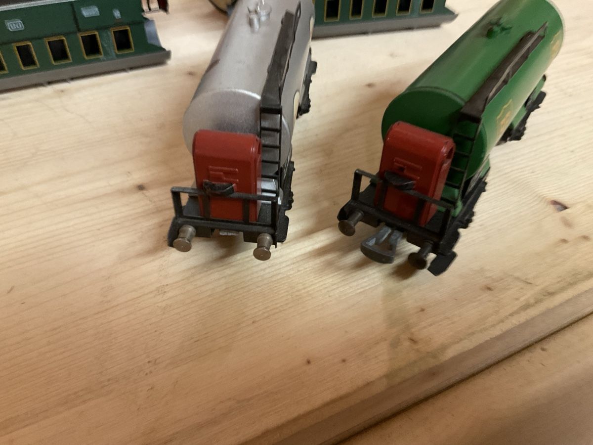 Fleischmann Modelleisenbahnen: 7 x Fleischmann  – Gebraucht aus Wald ZH von Sbbemilio 8