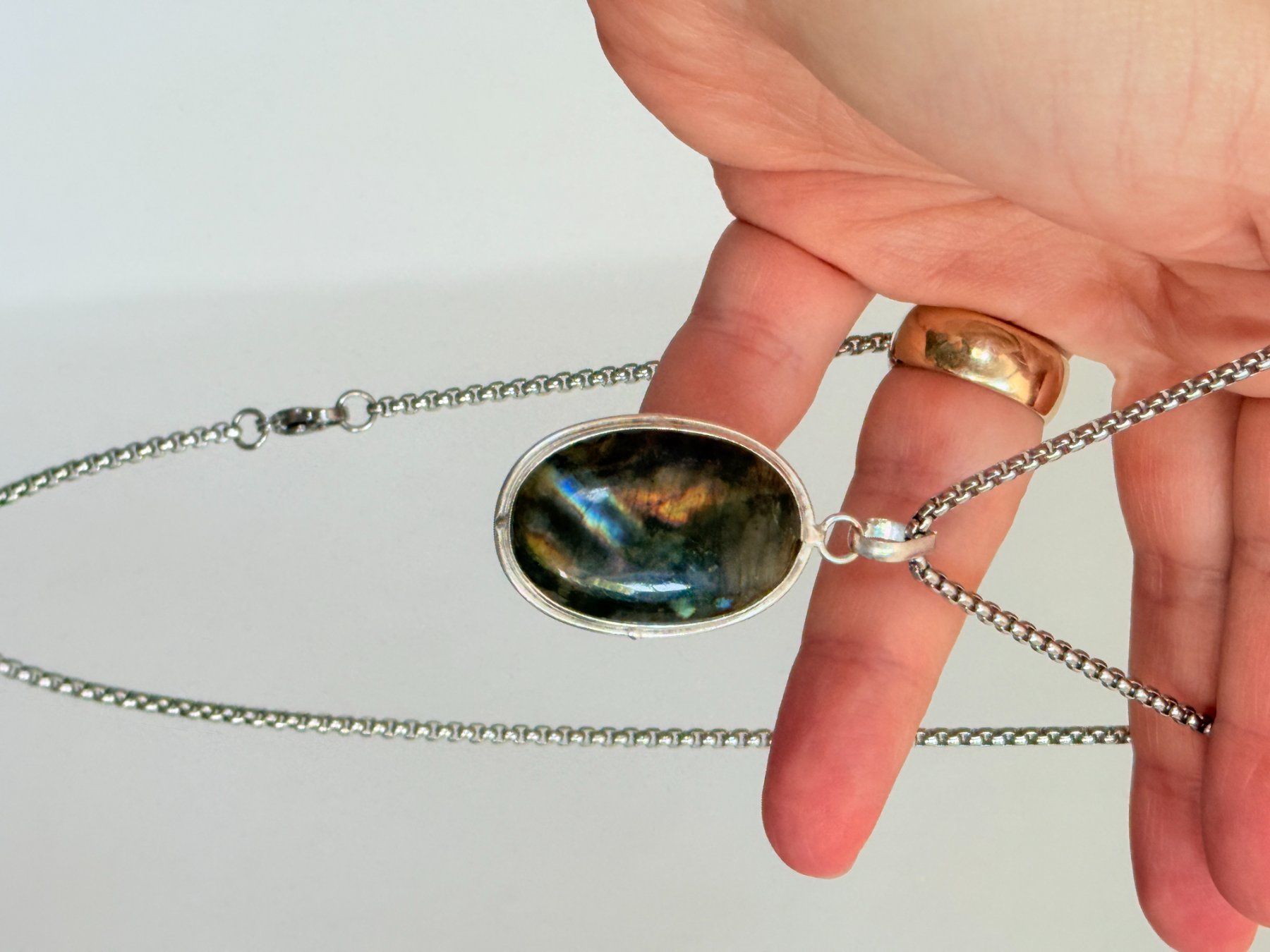 Catenine: Collier pendentif Labradorite - Élégance brute – Nuovo e nell'imballaggio originale da Genève venduto da AWWA 7