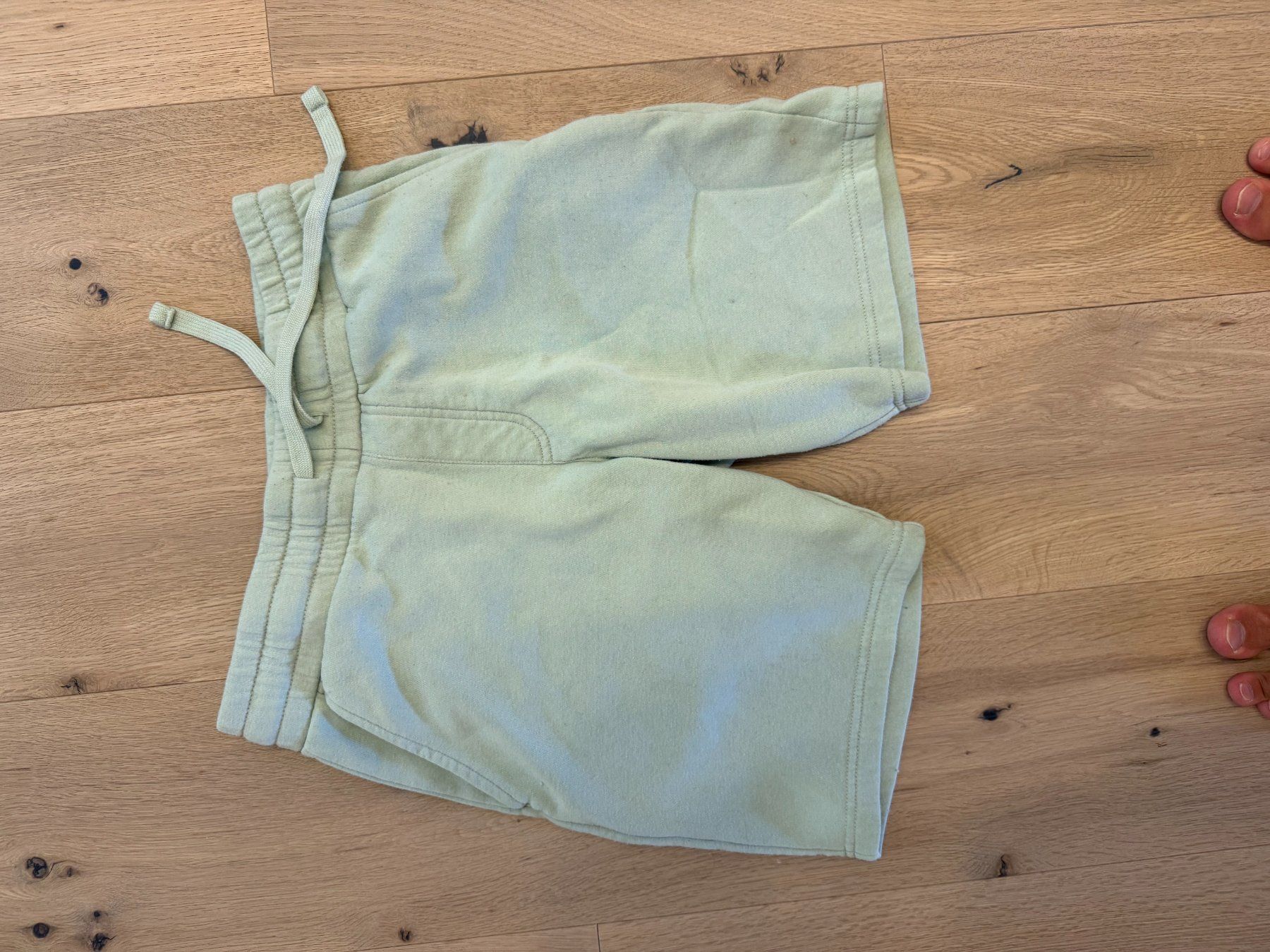 Hosen: Hellgrüne Shorts (M) – Gebraucht aus Fällanden von ala_k7vk