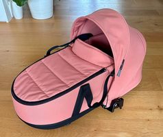 Stokke YOYO Bassinet  Rosarot  Sehr guter Zustand