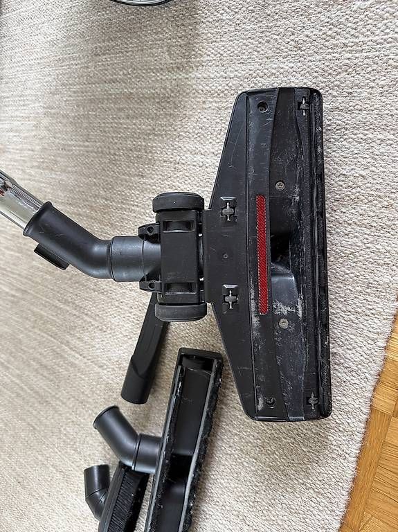 Aspirapolveri & Accessori: Staubsauger Intertronic – Usato da Zürich venduto da SamanthaGirod 2
