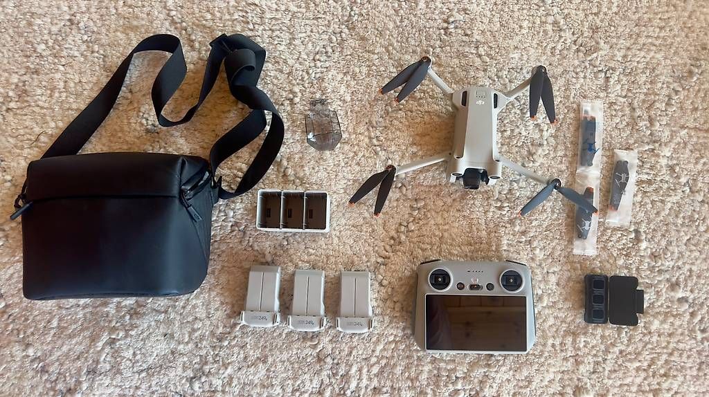 DJI RC Modellbau: DJI Mini 3 Pro + RC 2 + 3 Akkus + ND-Filter – Gebraucht aus Flims Dorf von marcinbizzy