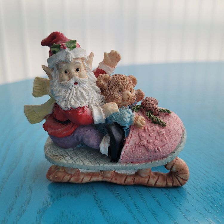 Figurine Dose Goebel - Père Noël Sur Traîneau Rouge, Déco Noël En Faïence