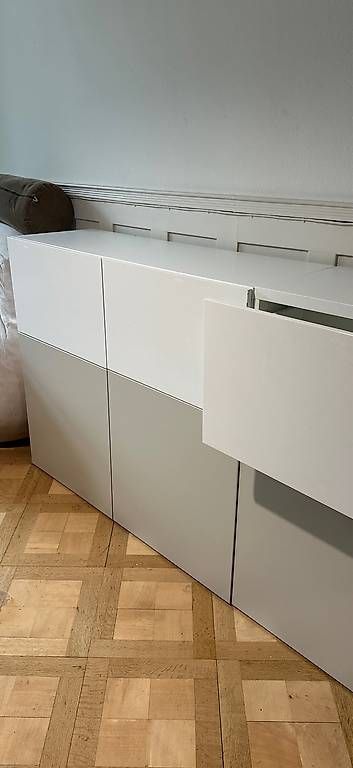 Cassettiere: Kommode IKEA Besta weiss grau – Usato da Winterthur venduto da whatsgolden159 1
