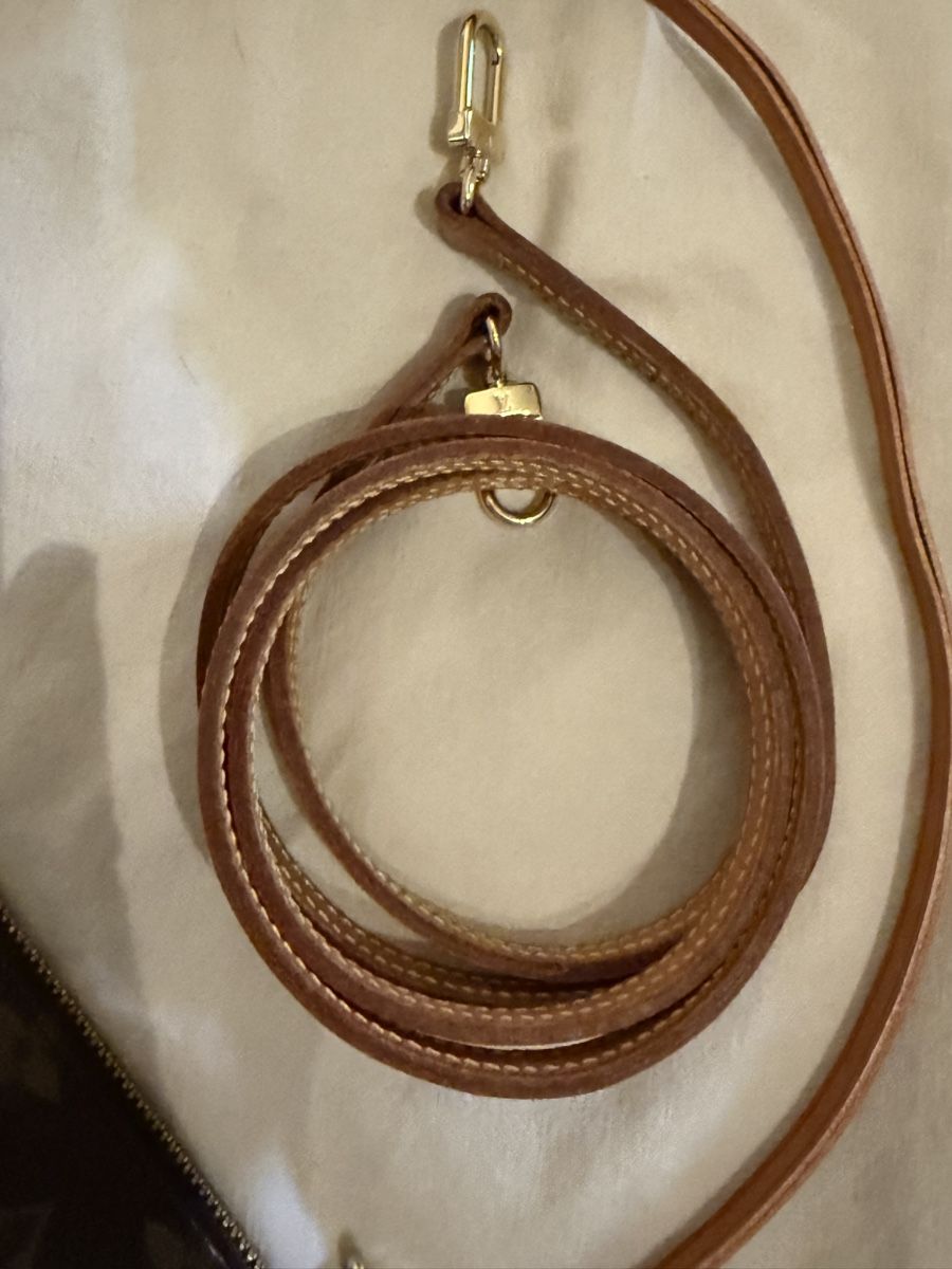 Louis Vuitton Taschen: Louis Vuitton Pochette Accessoires Monogram Tasche – Gebraucht aus Rümlang von VOS_R 7