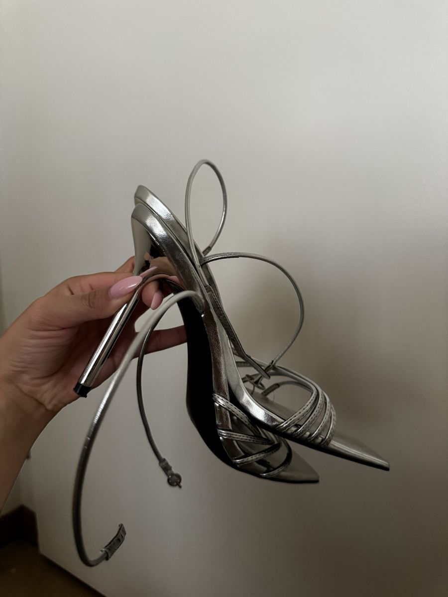 Damenschuhe: Heels Silber Grösse 37 – Gebraucht aus Zürich von fat_7ls7 1